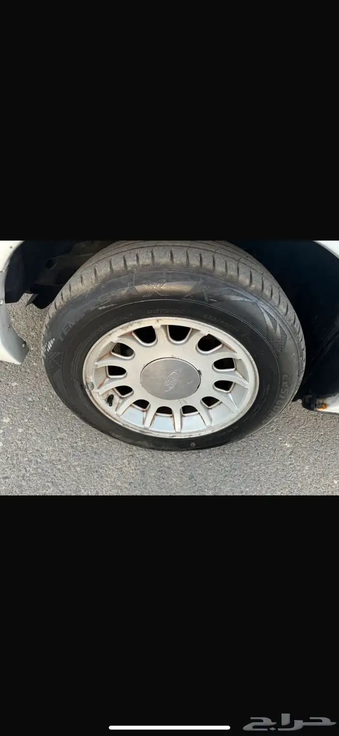 فورد فكتوريا 1998 تحمل لوحة مميزة 12