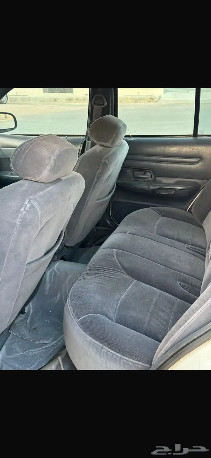 فورد فكتوريا 1998 تحمل لوحة مميزة 10