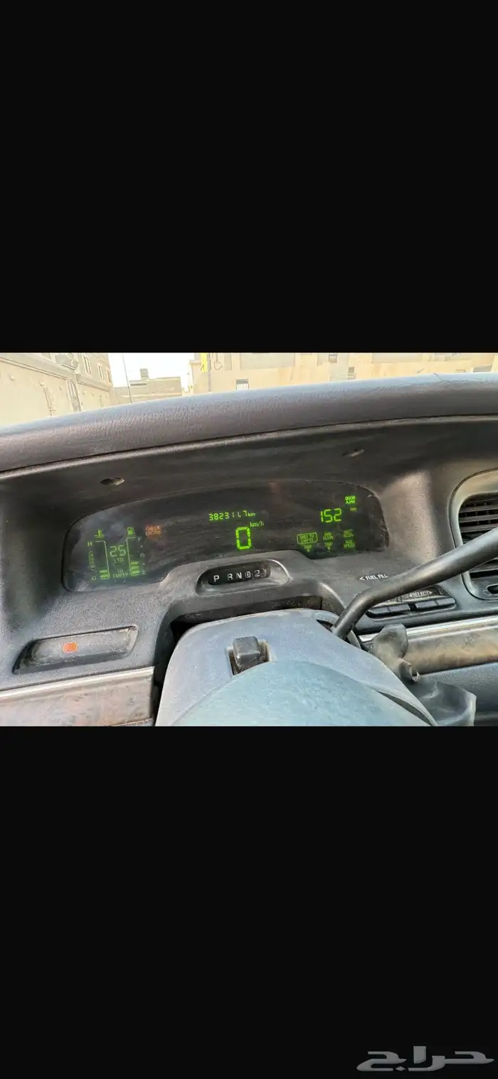 فورد فكتوريا 1998 تحمل لوحة مميزة 17