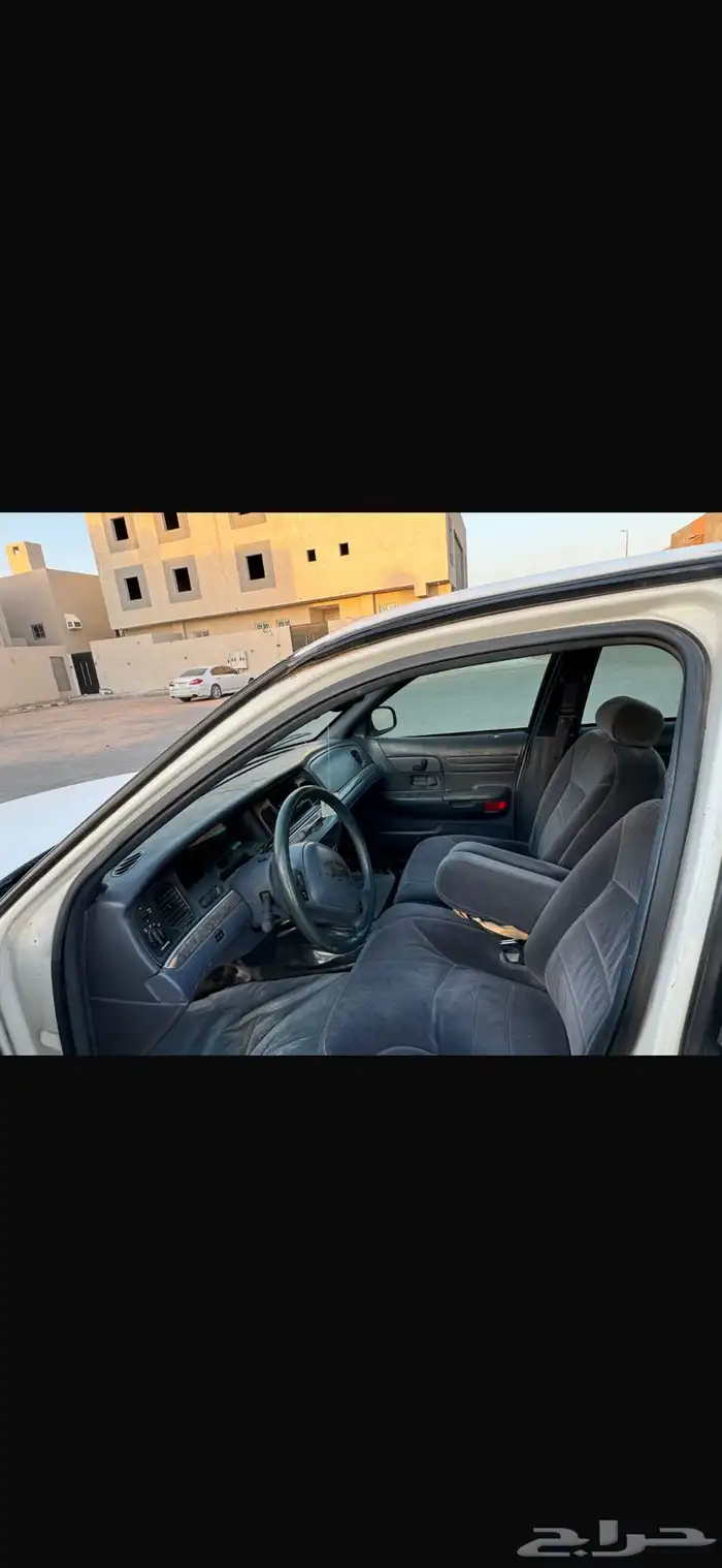 فورد فكتوريا 1998 تحمل لوحة مميزة 4