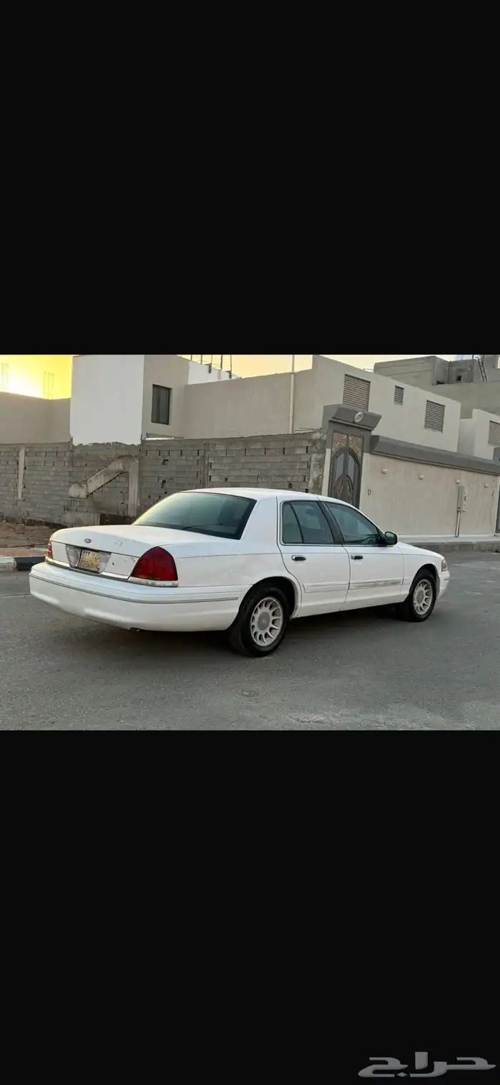 فورد فكتوريا 1998 تحمل لوحة مميزة 16