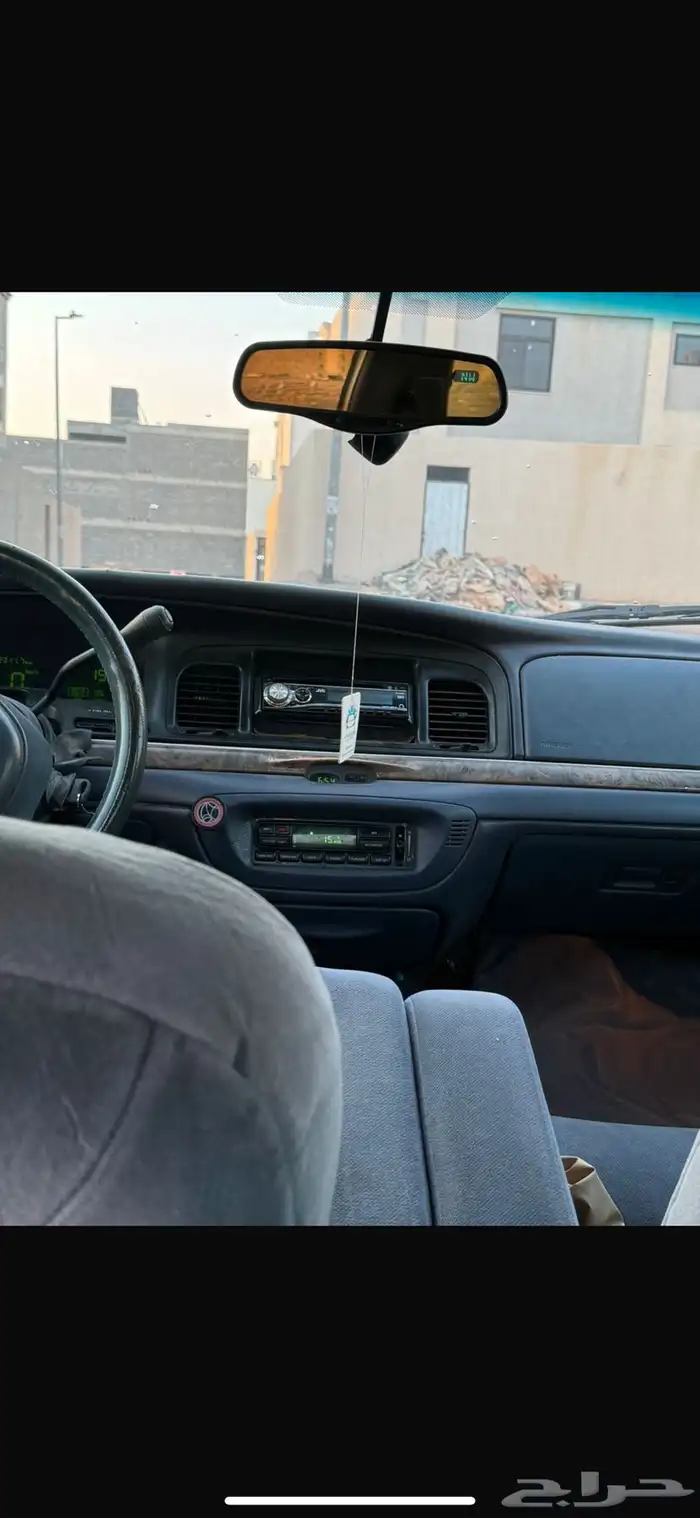 فورد فكتوريا 1998 تحمل لوحة مميزة 8