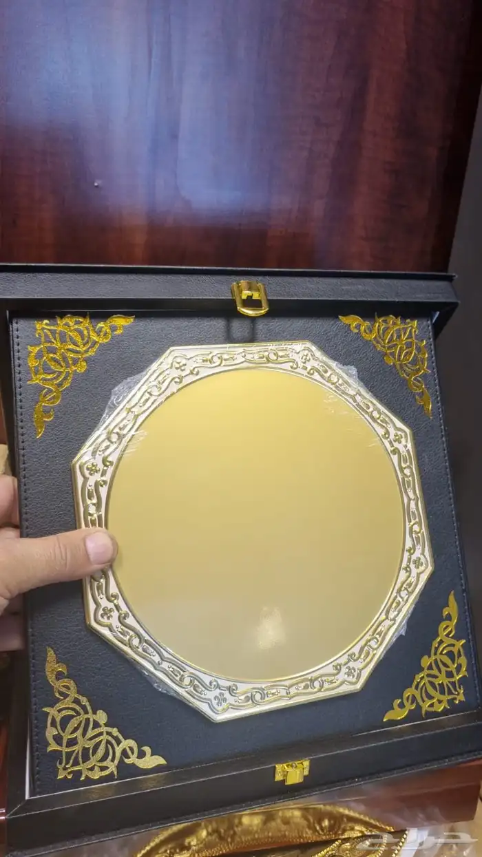 دروع تذكارية . هدايا . كريستال . خشب مع نحاس 2