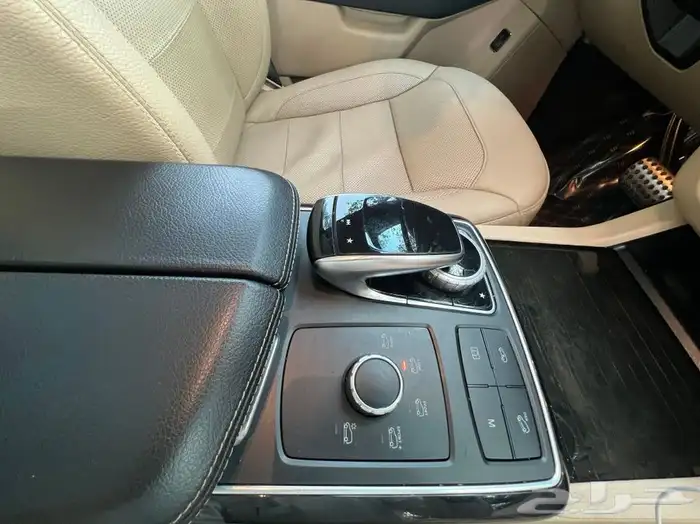 تم البيع جيب مرسيدس GLE 34 الجفالي 2018 47