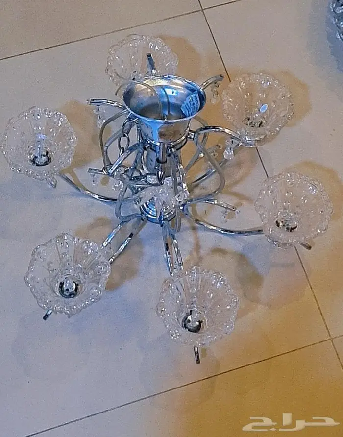 ثريات للبيع استعمال نظيف جدآ 1