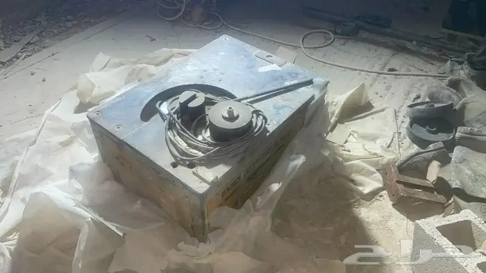 طعاجة و مقص حديد كهرباء للبيع 32 ملم مع عدد حدادة يدوية 0