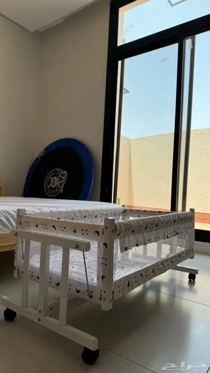 سرير اطفال متنقل جودة عالية(مهد هزاز) من الولاده الى سنتين 0