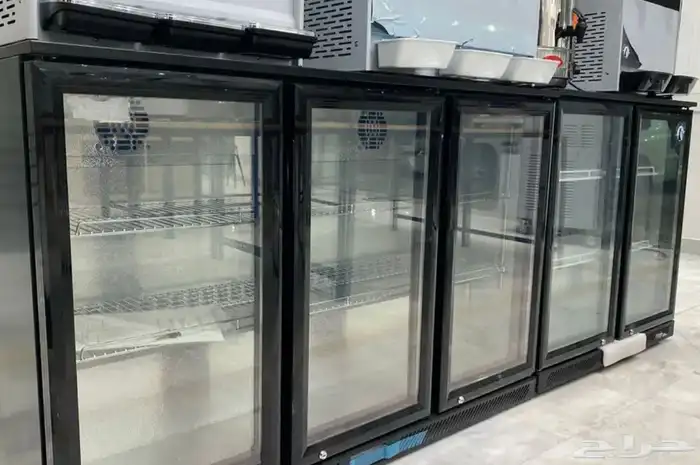 يوجد لدينا ثلاجة عرض اندر كونتر 2