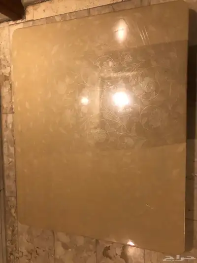 طاوله للبيع 0