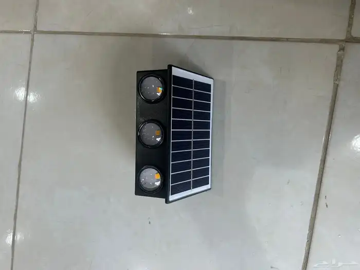 زينه جدارية عل الطاقة الشمسية 1