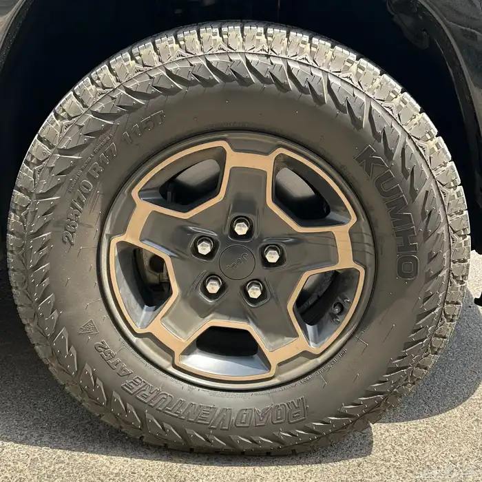 (تم البيع) جنوط جيب رانجلر جلادييتور 17 إنش 8
