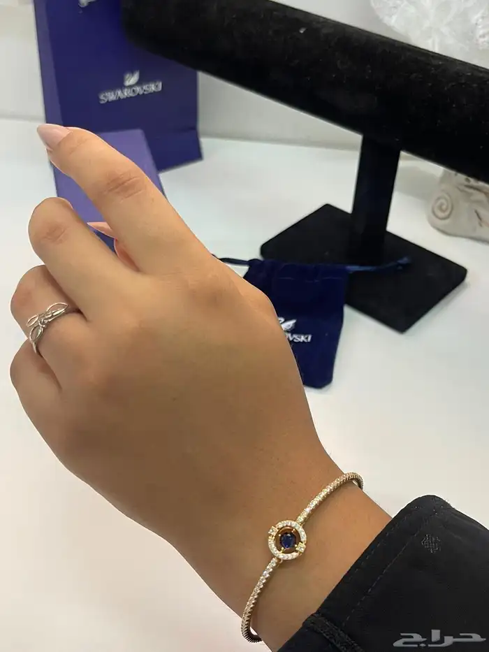 سوارة يد نسائي ماركة فسكي 22