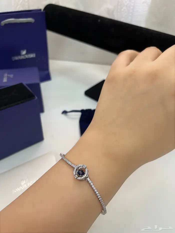 سوارة يد نسائي ماركة فسكي 12