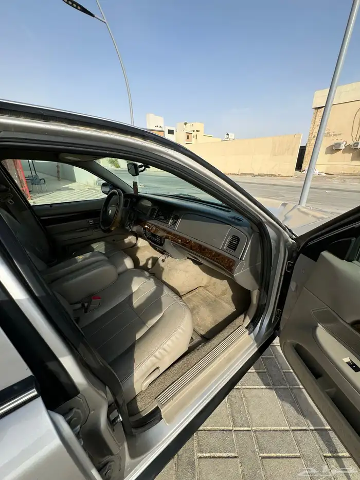 للبيع فورد قراند ماركيز 8