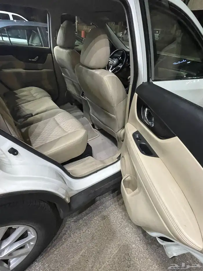 اكس تريل تم البيع 18