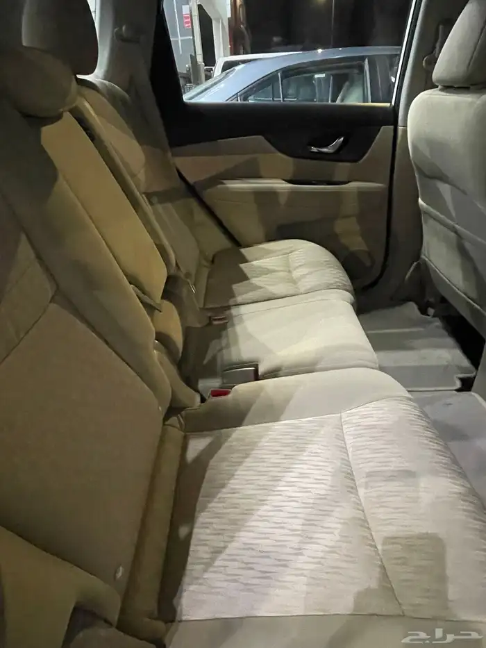 اكس تريل تم البيع 16