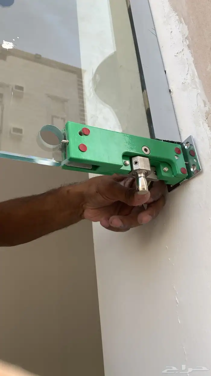 معلم فني زجاج قزاز سكريت مكة 0