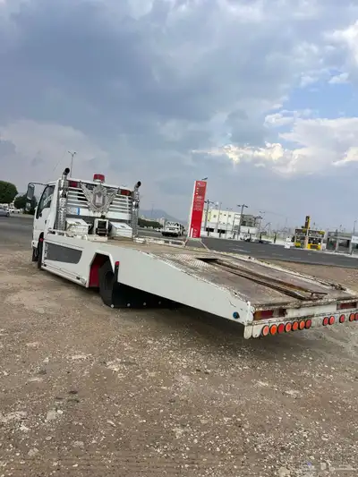 سطحه ايسوزو لنقل السيارات 0
