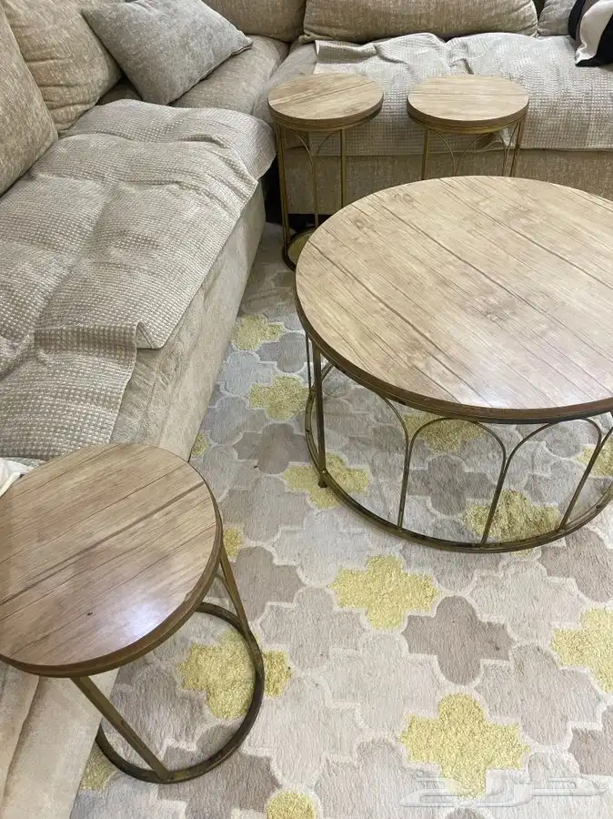 طاولات للبيع 1