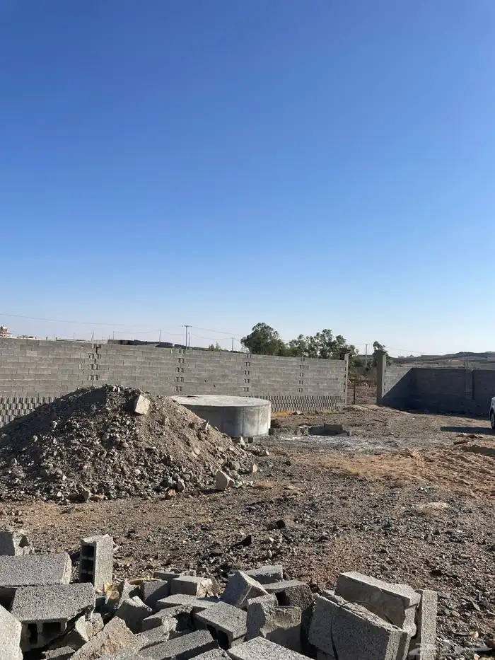 حوش للبيع في العرفا قريب من حوش الدفاع الجوي 3
