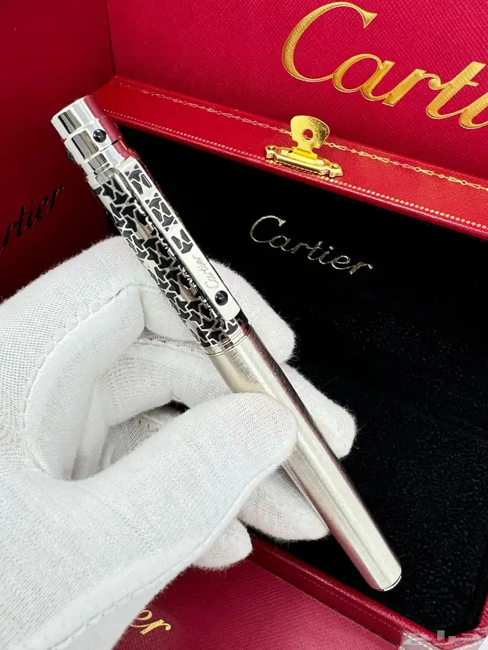 أقلام ماركات مع الملحقات 26