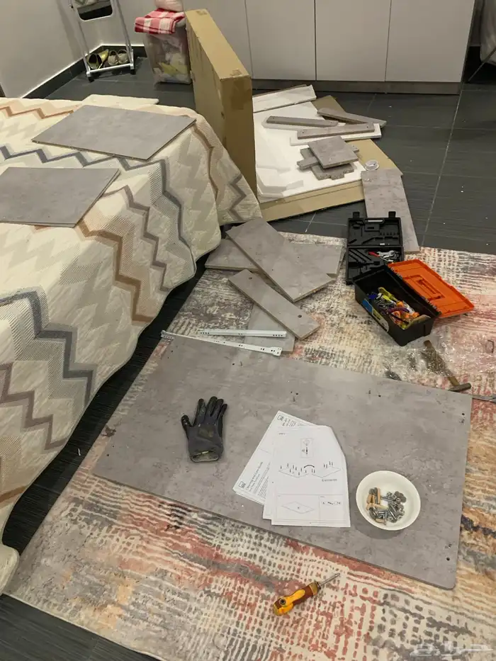 فني فك وتركيب غرف نوم و اثاث هوم بوكس 1