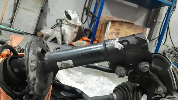 عفشيه يارس يركب من 2006 -2013 مستورد اصلي وكاله 2