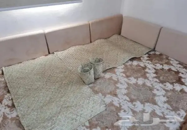 حصيرين سعف كبار للجلوس   زنبيلين بريدة 0