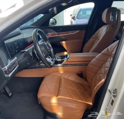 2023 BMW 7 Series 740i RWD 4D 23000mi استيراد حسب الطلب 6