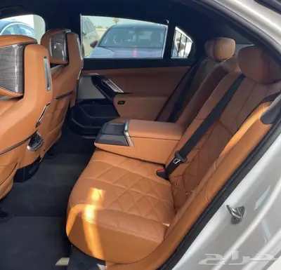 2023 BMW 7 Series 740i RWD 4D 23000mi استيراد حسب الطلب 4