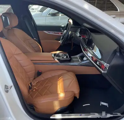 2023 BMW 7 Series 740i RWD 4D 23000mi استيراد حسب الطلب 5