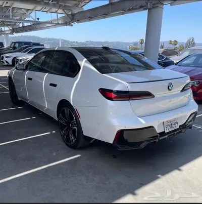 2023 BMW 7 Series 740i RWD 4D 23000mi استيراد حسب الطلب 2