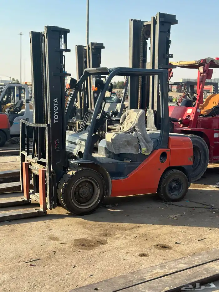 روافع شوكية رافعه شوكيه للإيجار أجار شهري يومي سنوي بساىق و 1