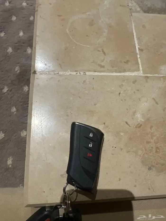 مفتاح لكزس على السوم 0