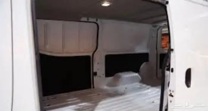 باص فان بضاعة للإيجار الشهري نيسان و تويوتا 1
