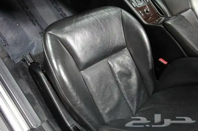 مرتبة السايق مرسيدس شبه جديده نظيفة 1