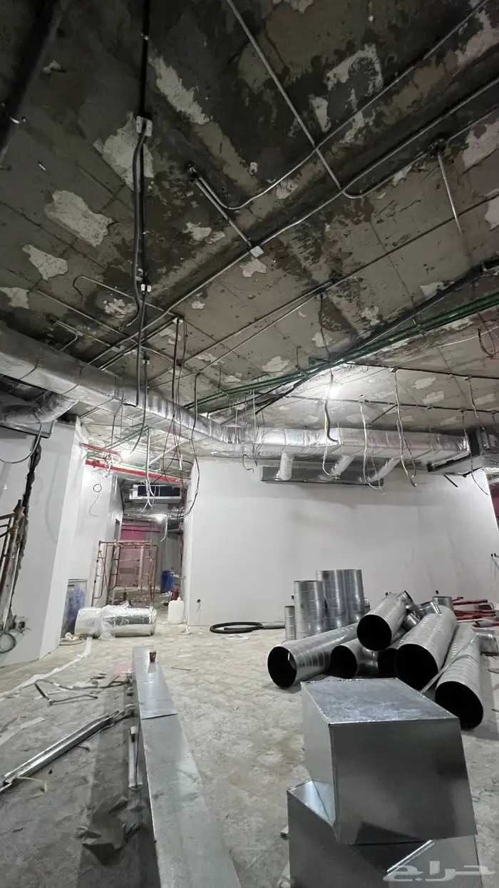 دكت مخفي للمحلات التجارية والمباني الإدارية 9