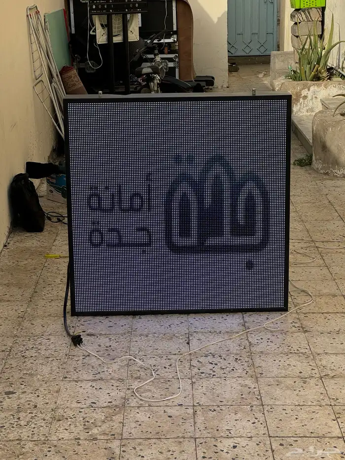 شاشات LED للمشاريع 1
