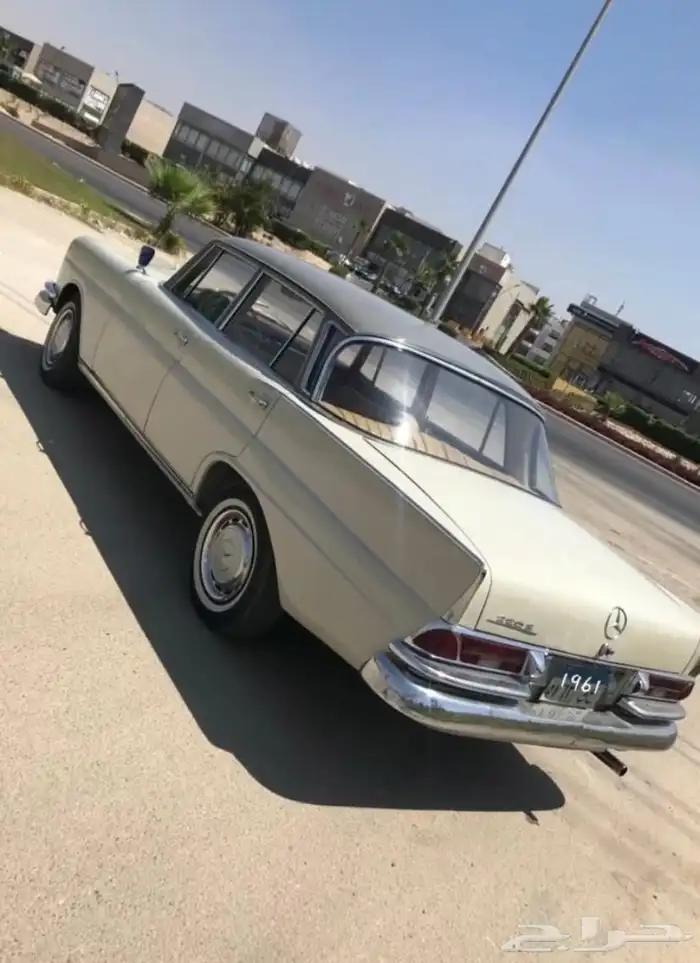 لعشاق النوادر مرسيدس كلاسيك 1961 خصوصي 4