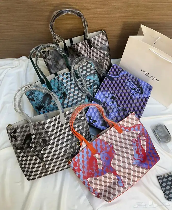 شنط ماركات حجم كبير للجامعة 42