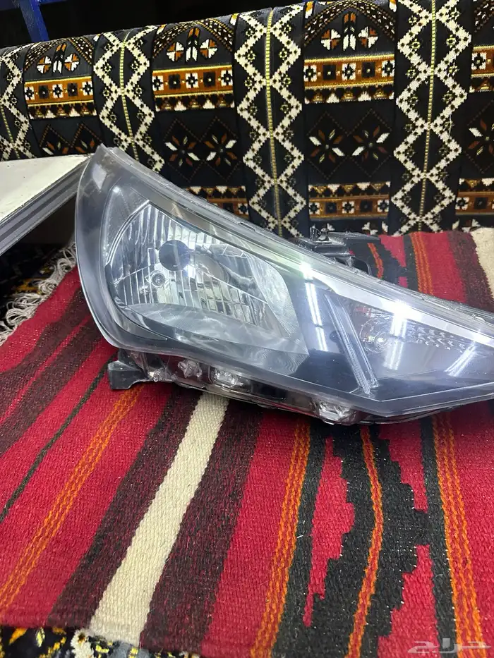 شمعات اكسنت 2021 تم بيع اليمين متوفر يسار جهت السايق 3