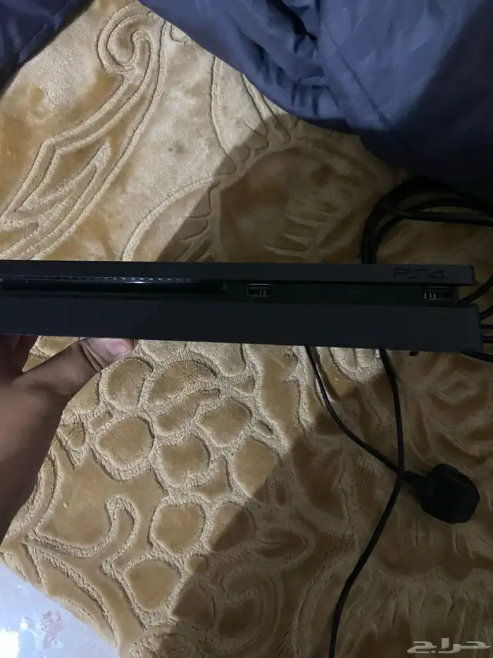 بلاستيشن أربعة جديد ولا يشكي من شيء استخدام شهرين 2