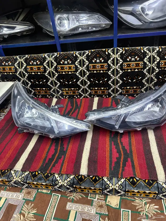 شمعات اكسنت 2021 تم بيع اليمين متوفر يسار جهت السايق 0