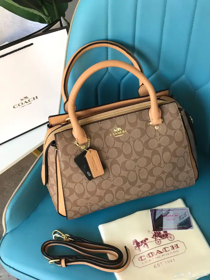 شنط ماركات حجم كبير للجامعة 62