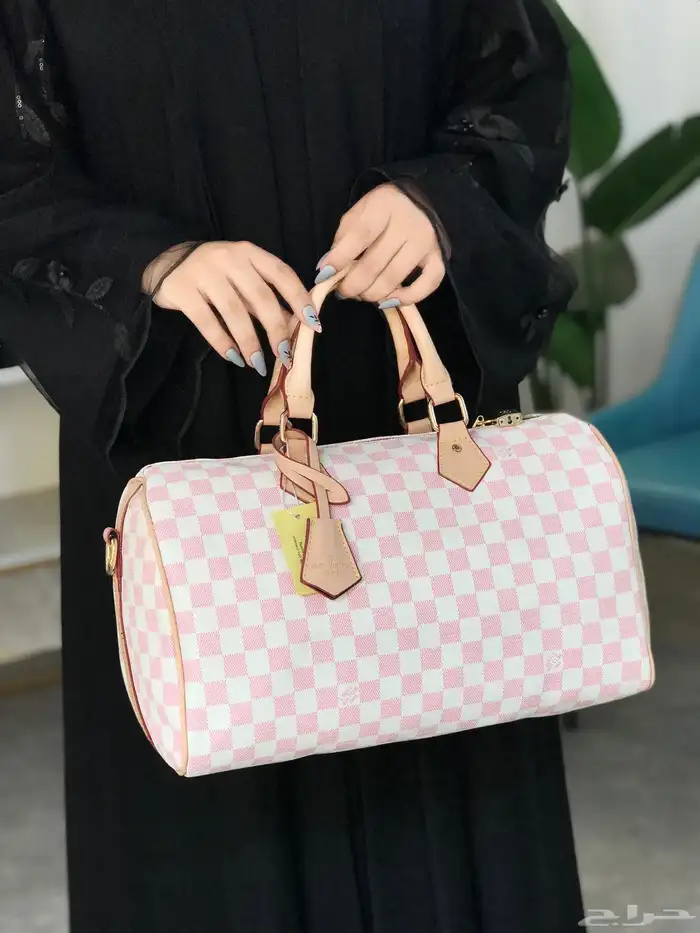 شنط ماركات حجم كبير للجامعة 30