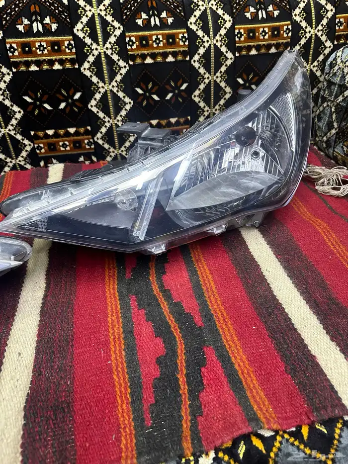 شمعات اكسنت 2021 تم بيع اليمين متوفر يسار جهت السايق 2