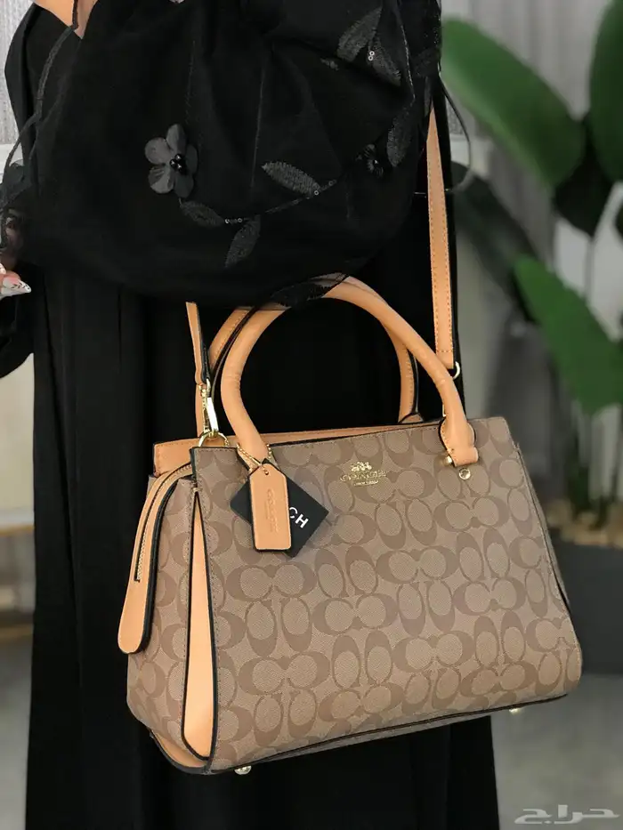 شنط ماركات حجم كبير للجامعة 63