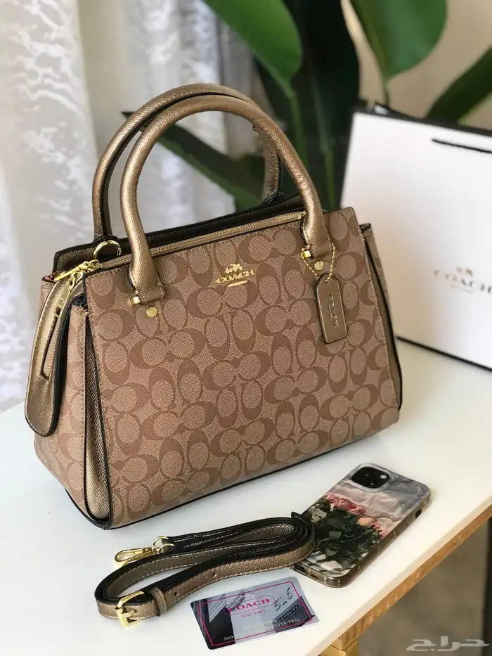 شنط ماركات حجم كبير للجامعة 57