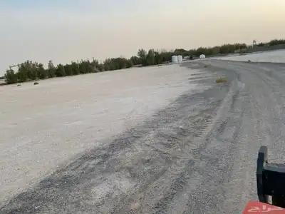 للإيجار ارض مدفونه طين عليها سور خرسانه 0