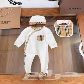 اطقم اطفال ماركة ماستر 9